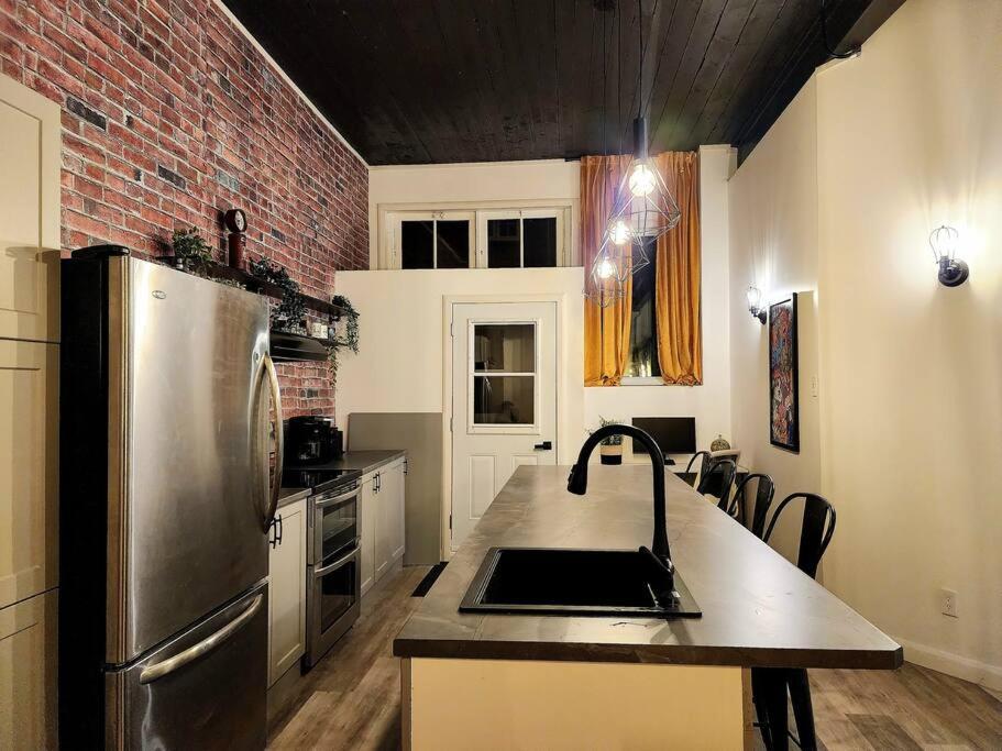 Loft Style Industriel-Centre-Ville+Parking Gratuit Québec Rom bilde